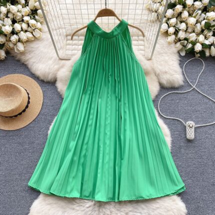 Green plinting gown